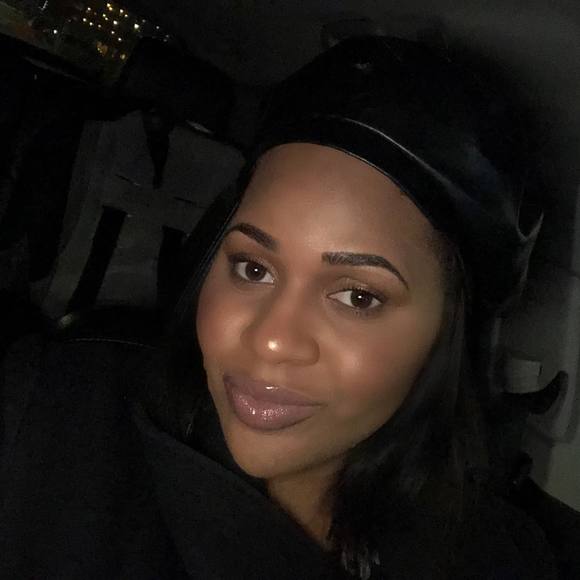 Meet your Posher, Whitney - Picture 1 of 1